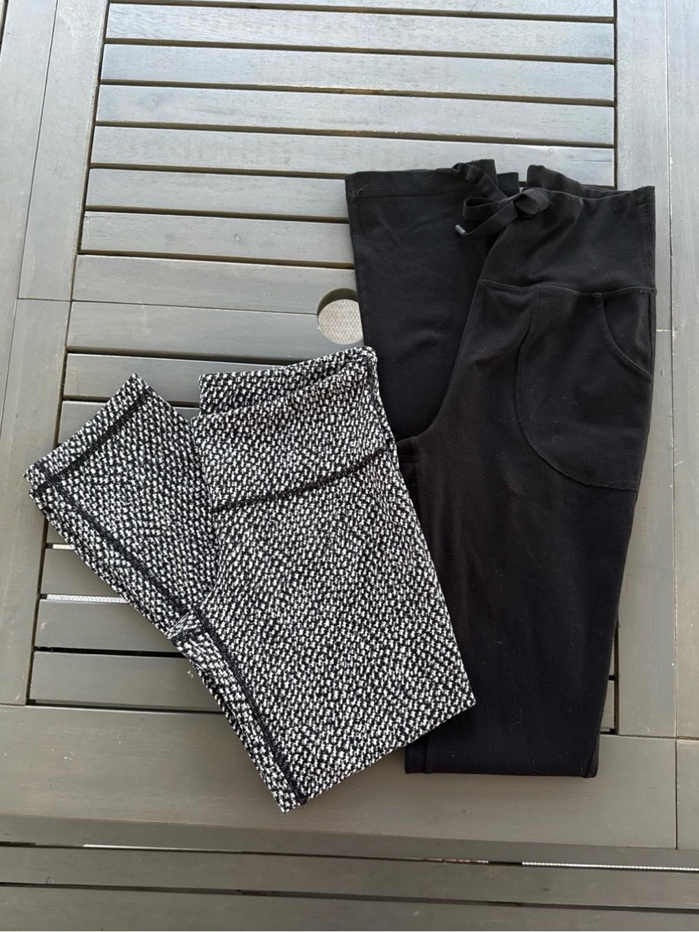 Lot of 2 Lululemon athletica Black Joggers & Black/White Patterned Leggings Set